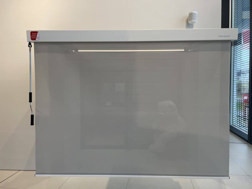 Vollkassettensenkrechtmarkise